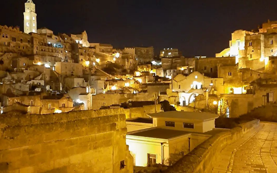 tour matera di notte